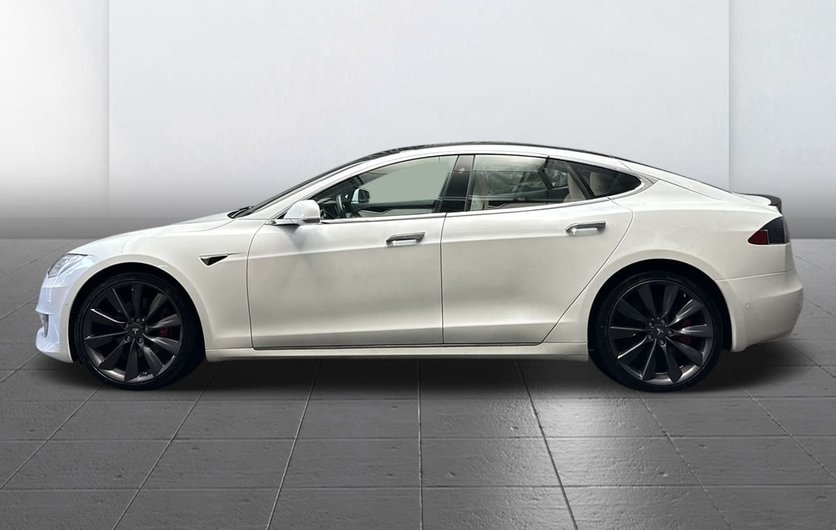 Tesla Model S Performance Ludicrous Vit inred. 21” 2020