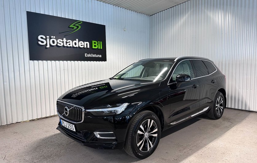 Volvo XC60 Recharge T6 AWD Geartronic Momentum - Pano Drag 2021