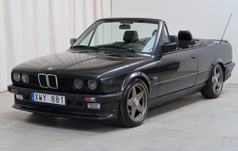 BMW 325 i E30 Convertible M-tech Nybesiktad 1989