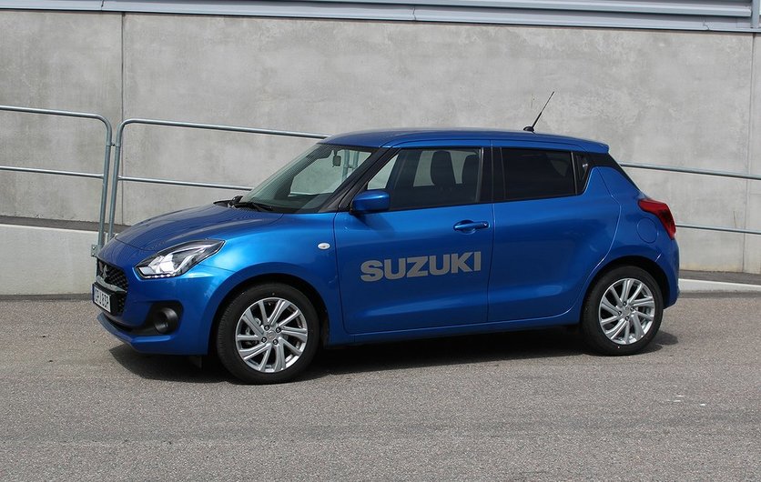 Suzuki Swift Select CVT AUT 2024