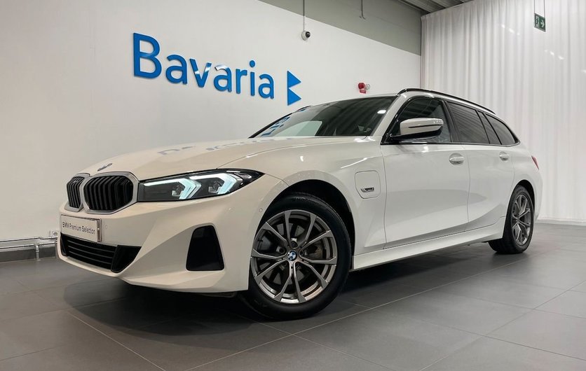 BMW 328 330e xDrive Touring Connected Cockpit Drag Värmare 2023