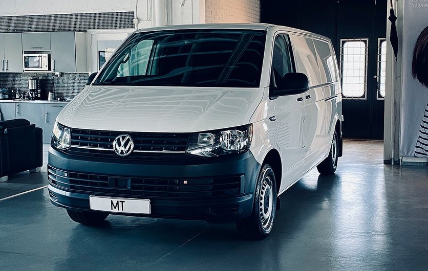 Volkswagen Transporter 2.0 TDI T30 Långt Skåp Drag Värmare 2019