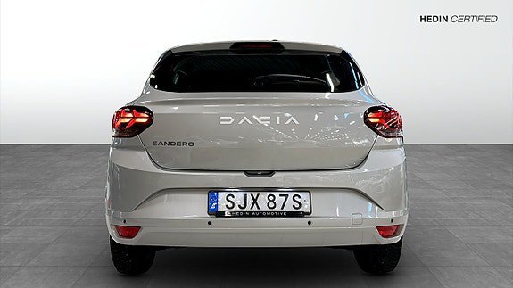 Vehicle Image 7