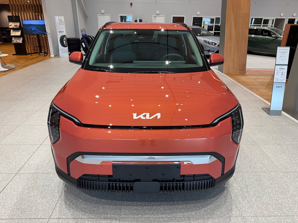 Vehicle Image 6