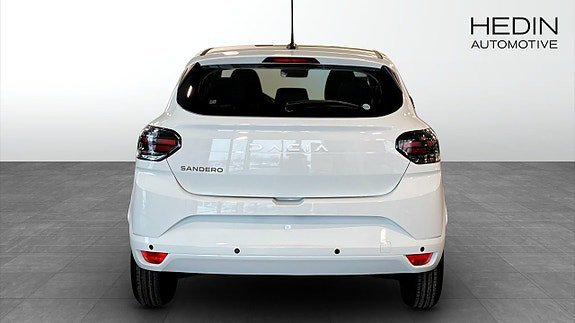 Vehicle Image 7