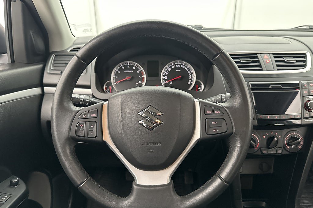 Vehicle Image 12