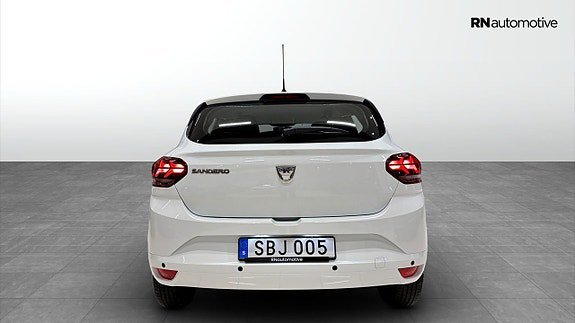 Vehicle Image 4