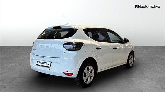 Vehicle Image 6