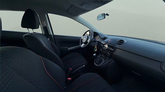 Vehicle Image 11