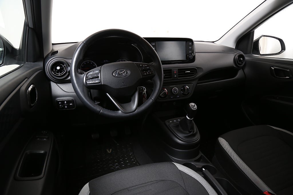 Vehicle Image 11