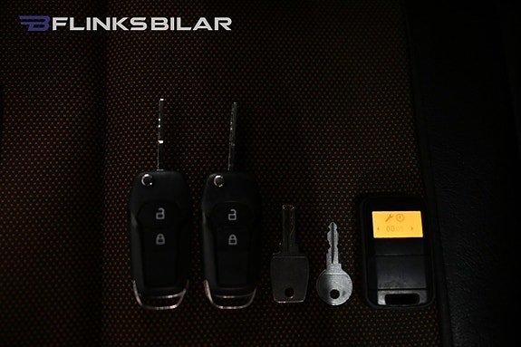 Vehicle Image 32