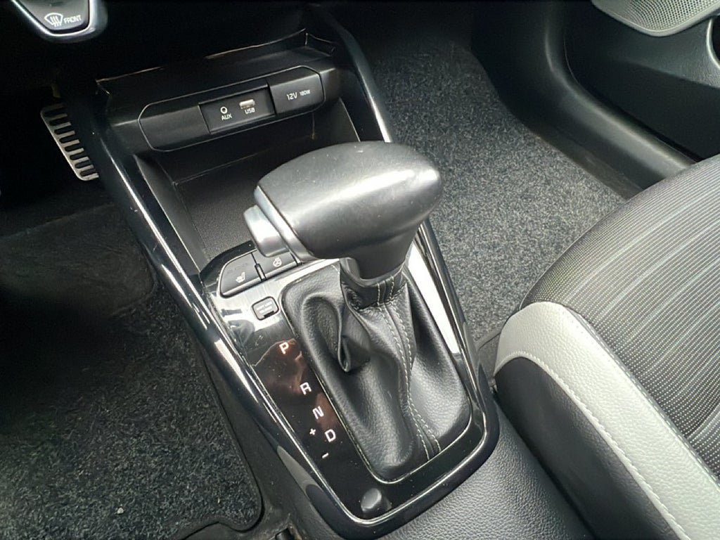 Vehicle Image 12