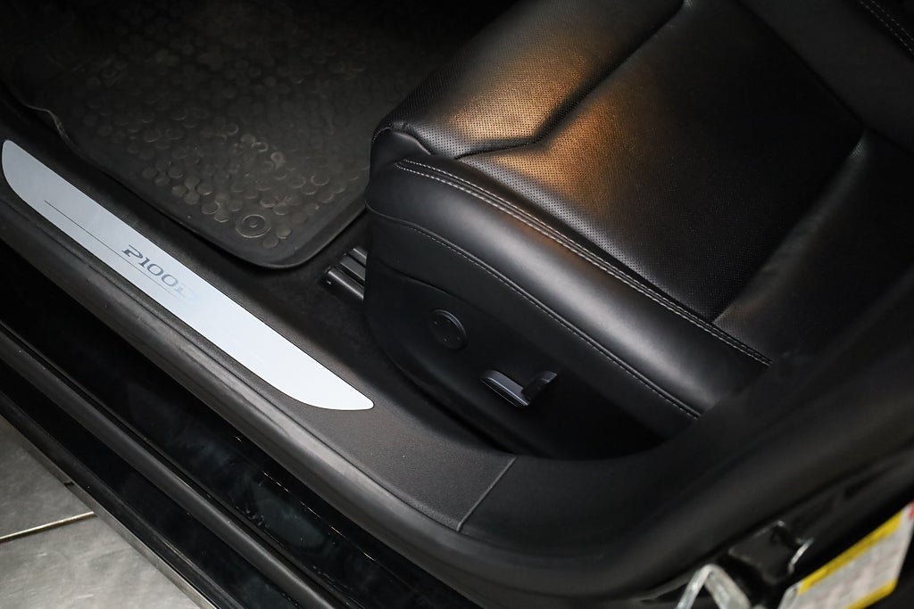 Vehicle Image 12
