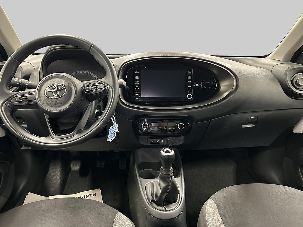 Vehicle Image 12