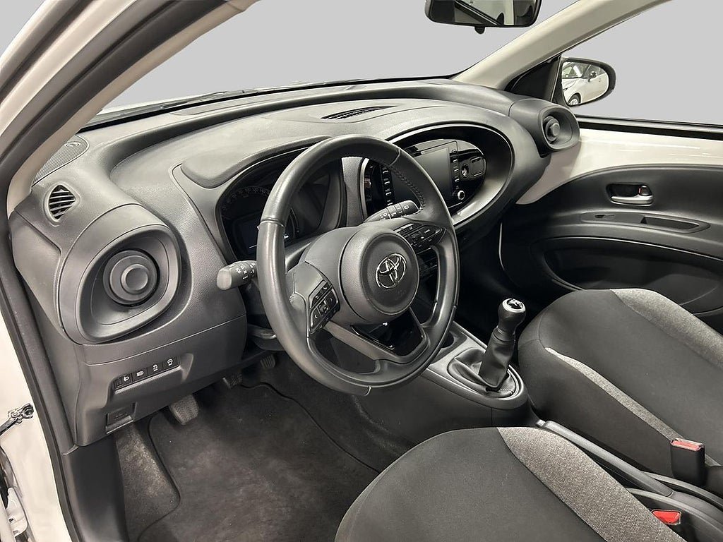 Vehicle Image 14