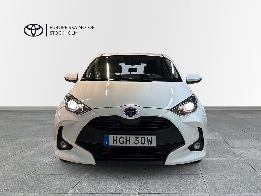 Vehicle Image 6