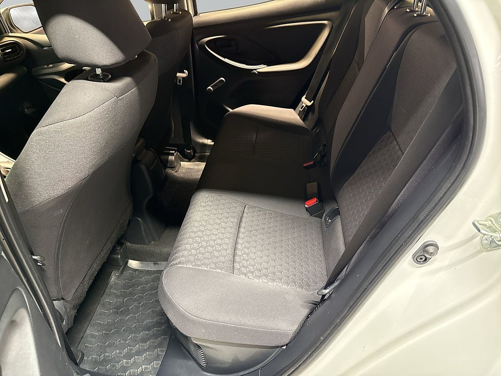 Vehicle Image 8