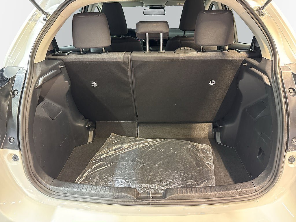 Vehicle Image 11