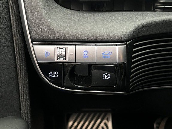 Vehicle Image 26