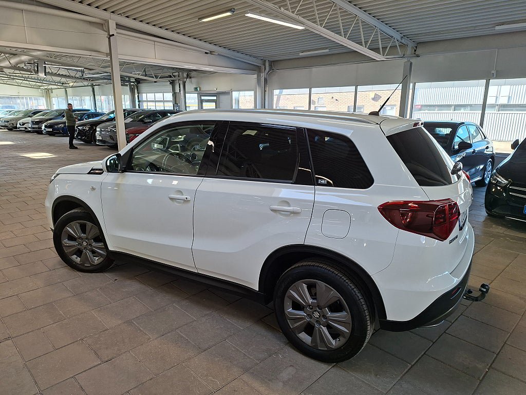 Vehicle Image 6