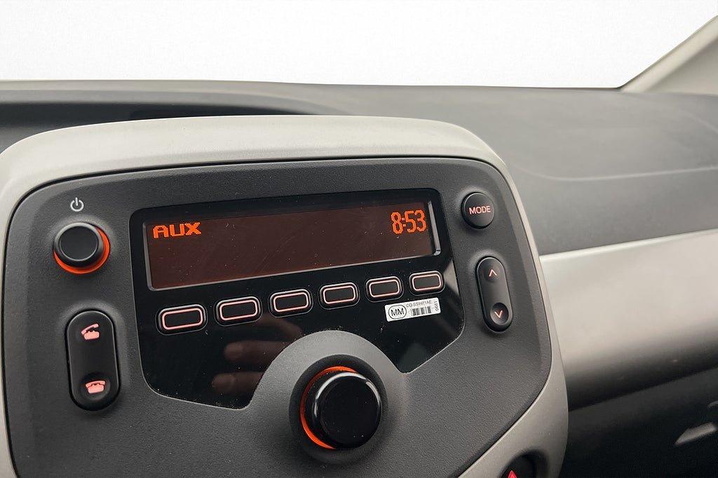 Vehicle Image 13