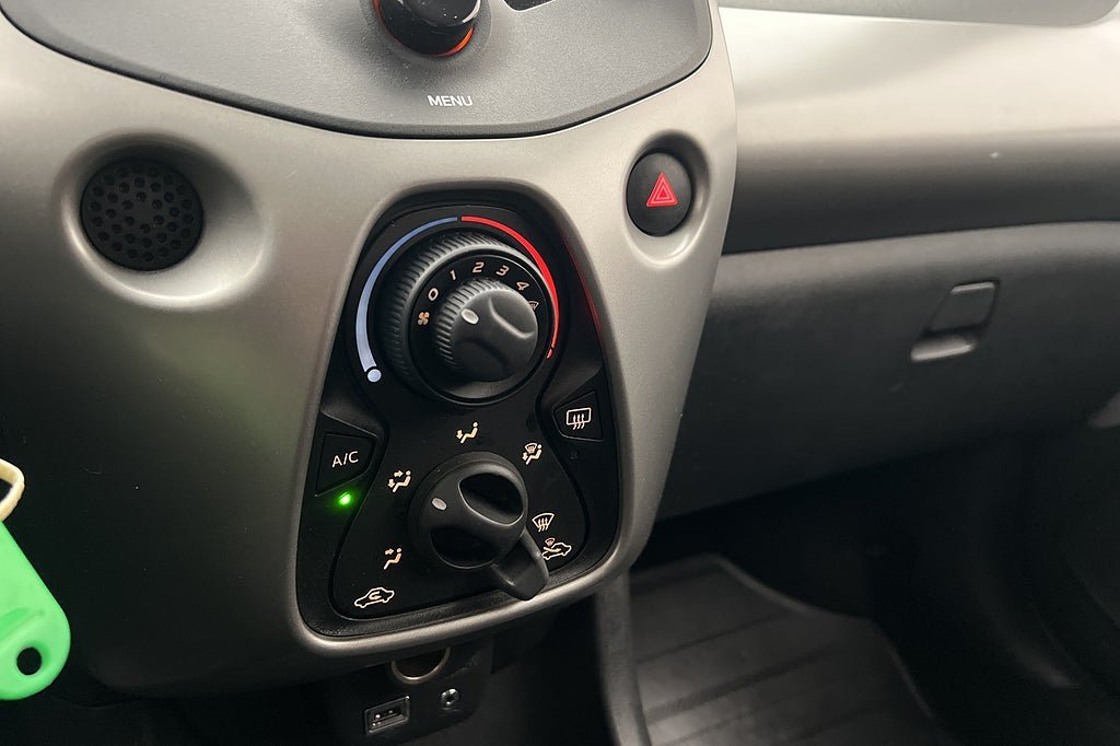 Vehicle Image 14