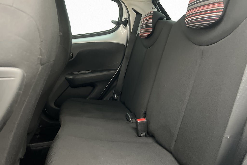 Vehicle Image 18