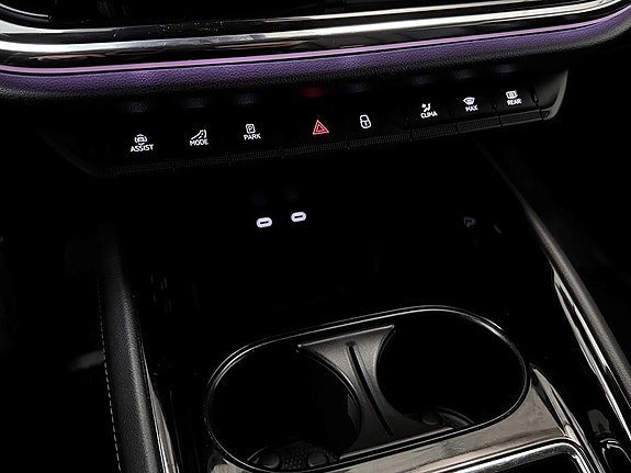 Vehicle Image 24