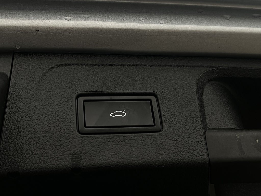 Vehicle Image 28