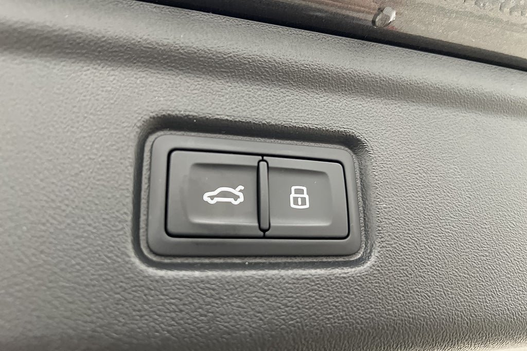 Vehicle Image 29
