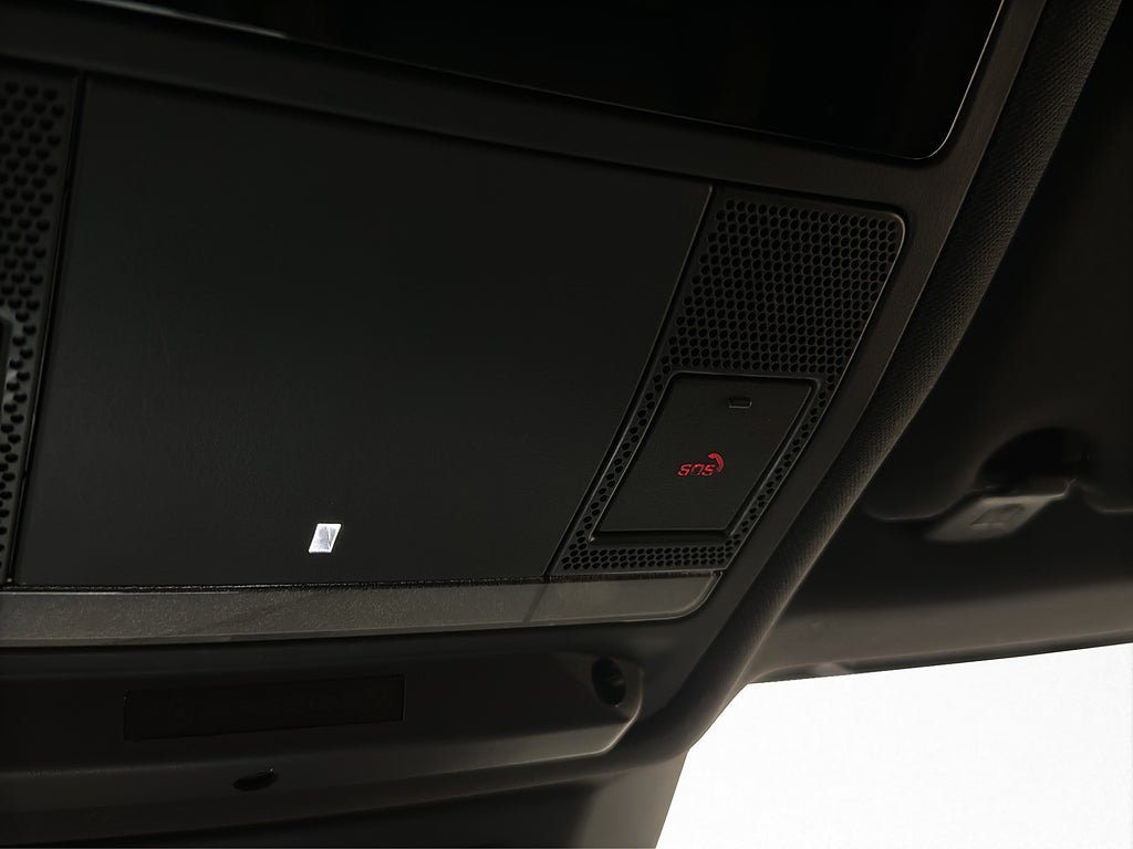 Vehicle Image 32