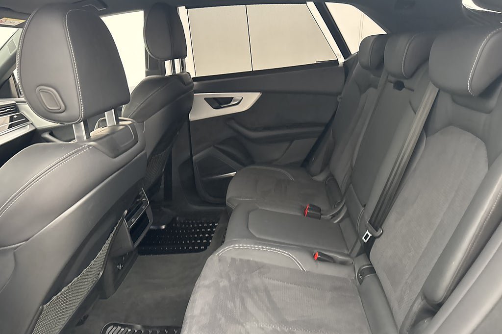 Vehicle Image 38