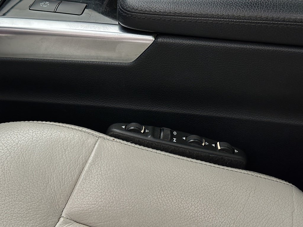 Vehicle Image 29