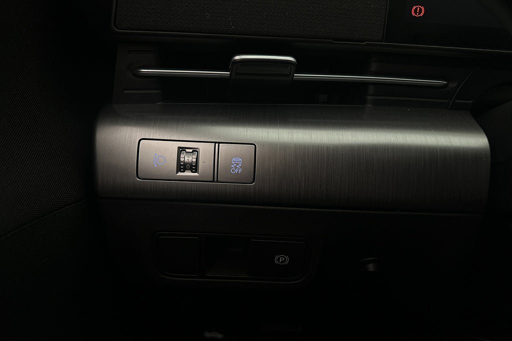 Vehicle Image 32