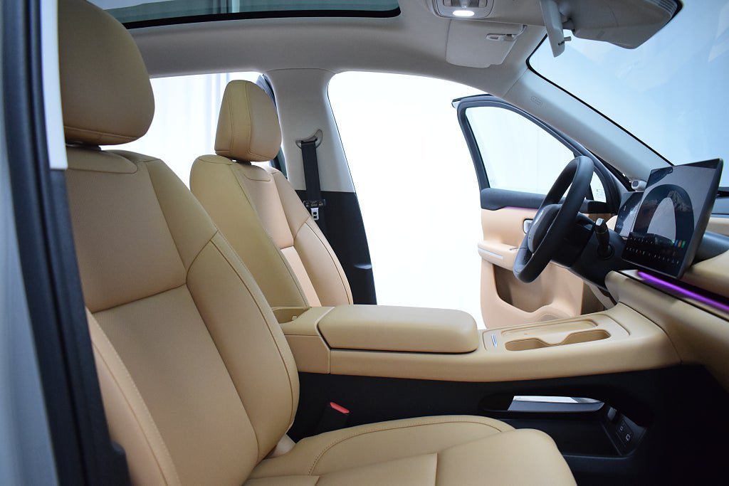 Vehicle Image 21
