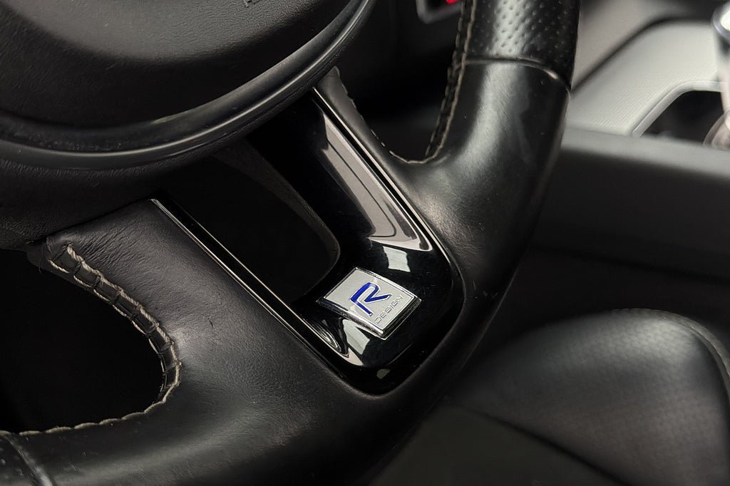 Vehicle Image 25