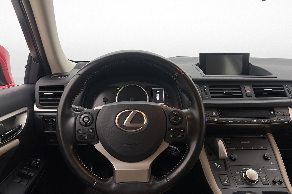 Vehicle Image 12