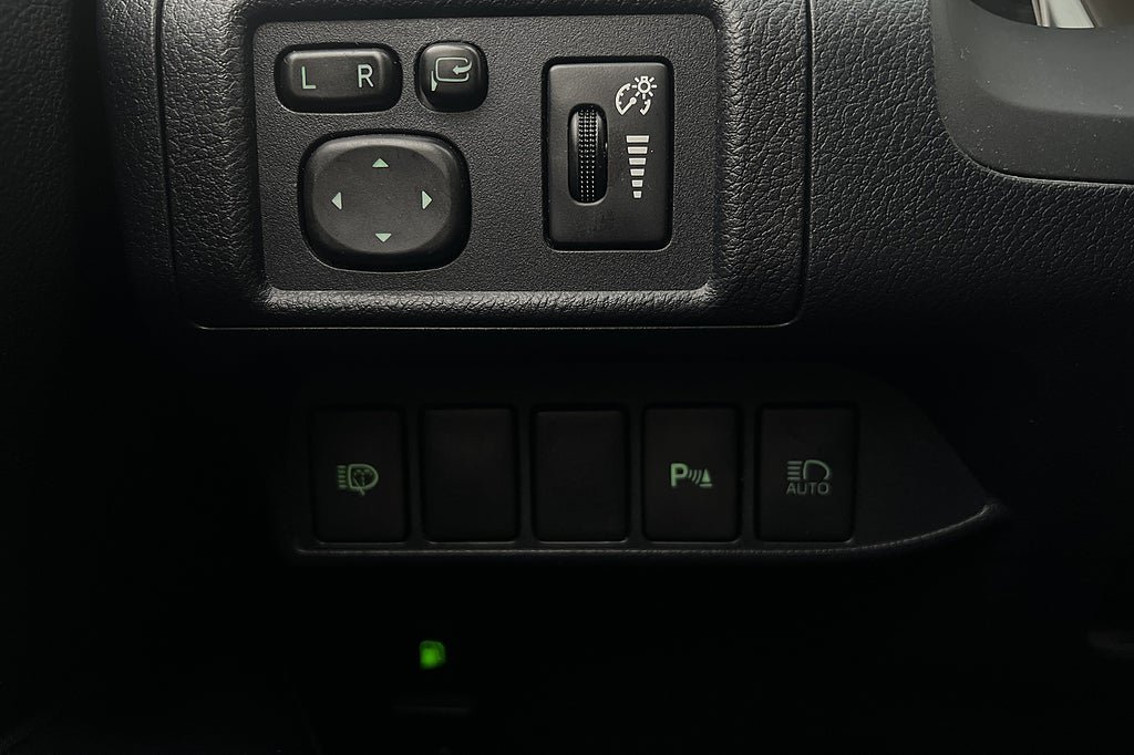 Vehicle Image 23