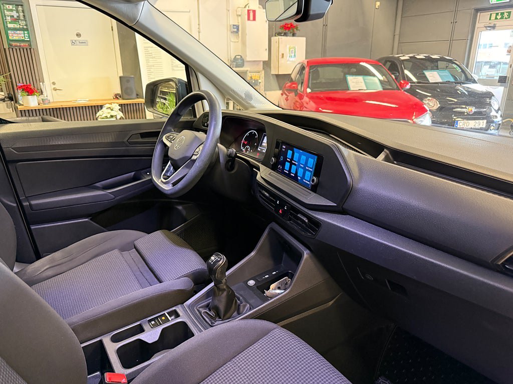Vehicle Image 25