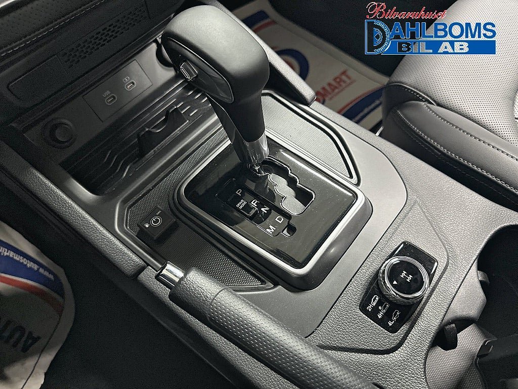 Vehicle Image 18
