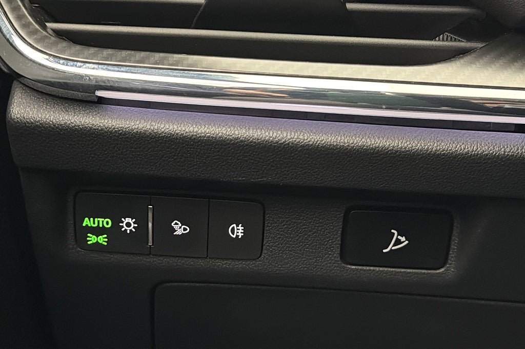 Vehicle Image 32