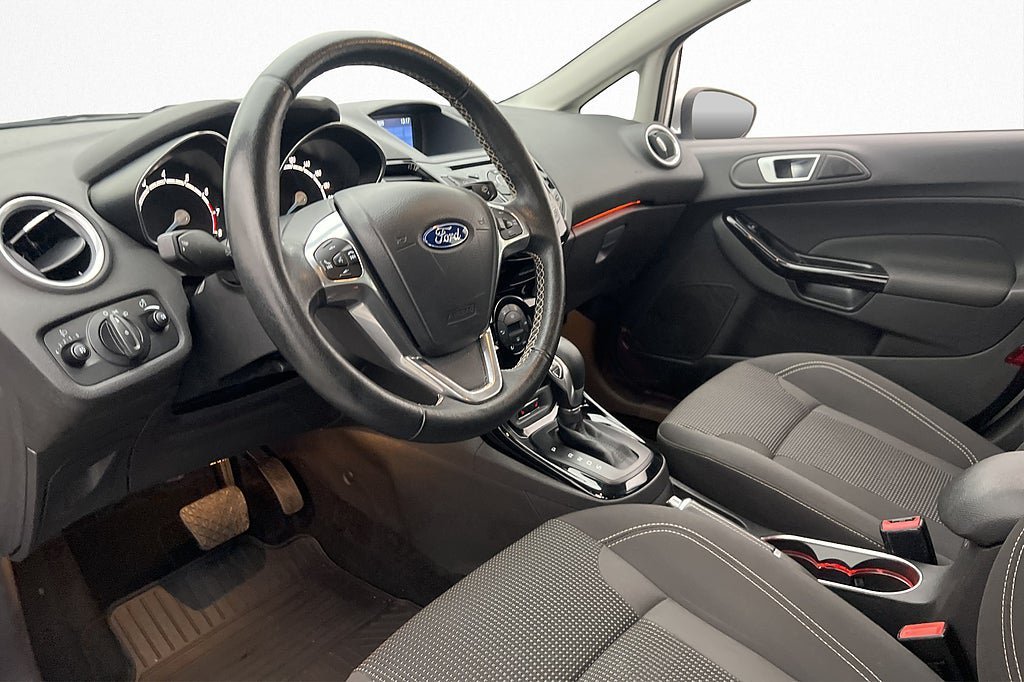 Vehicle Image 10