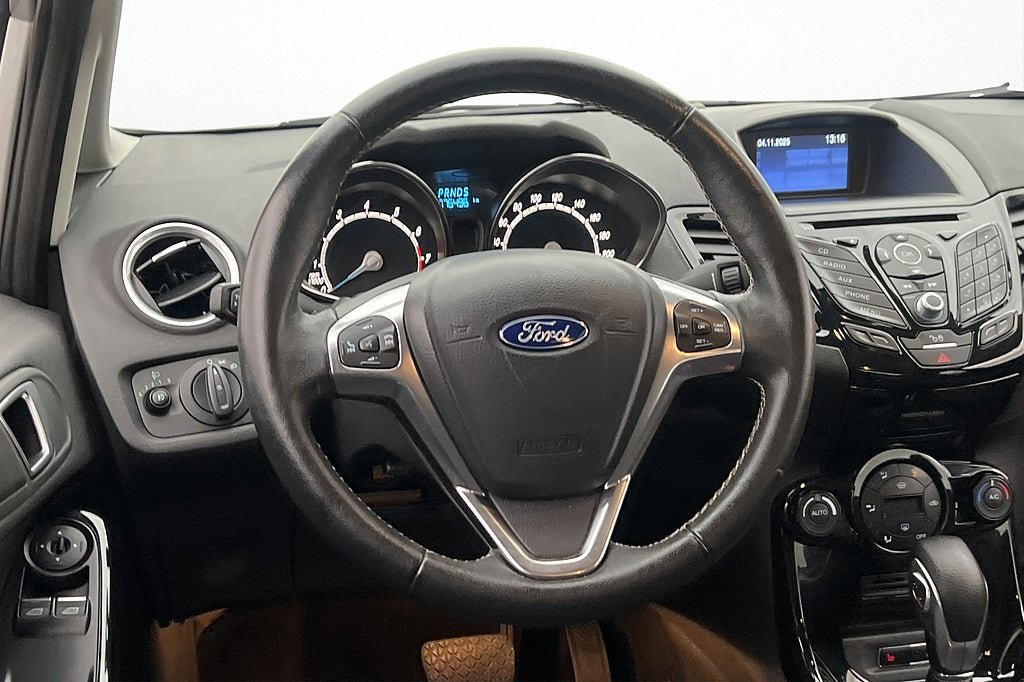 Vehicle Image 11