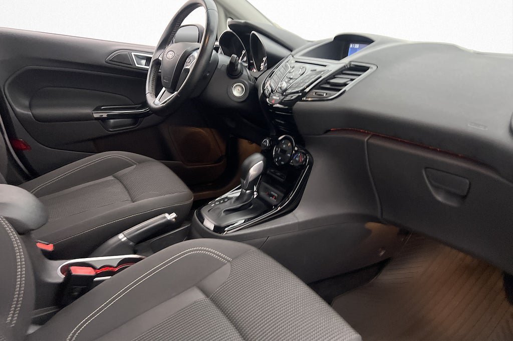 Vehicle Image 12