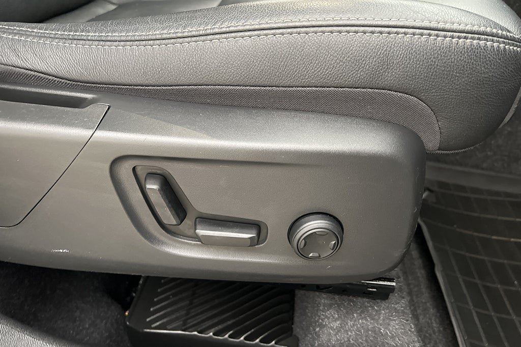 Vehicle Image 27
