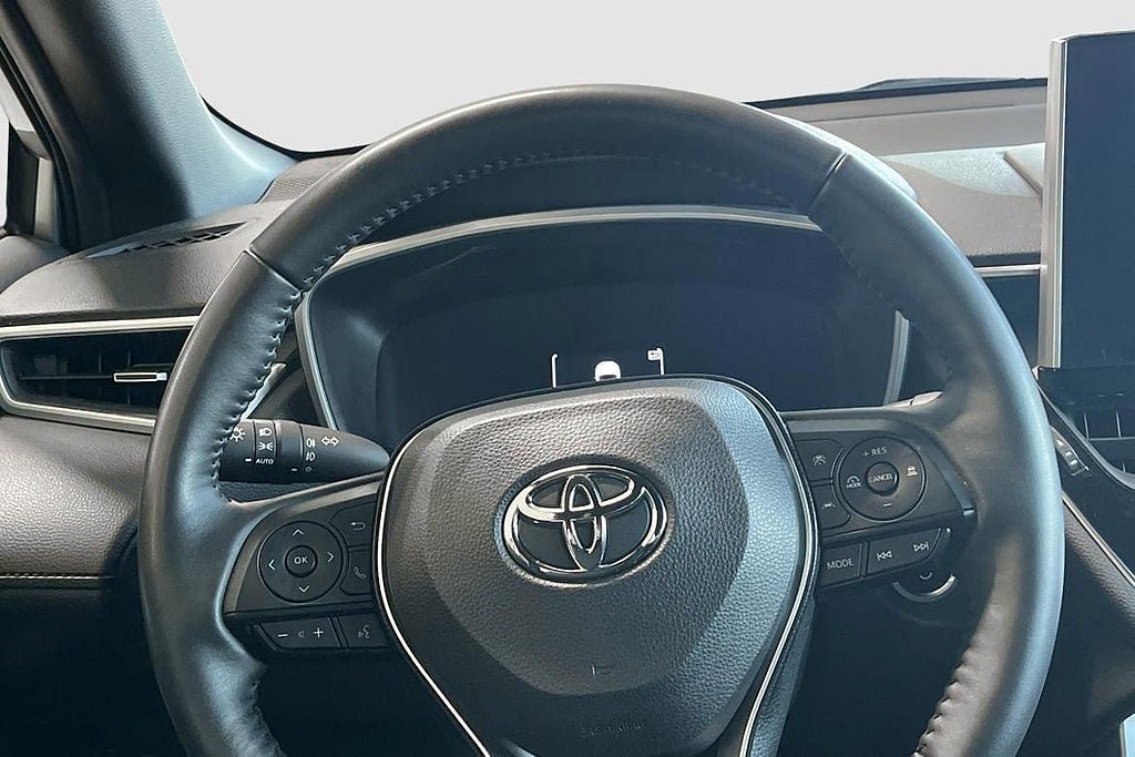 Vehicle Image 12