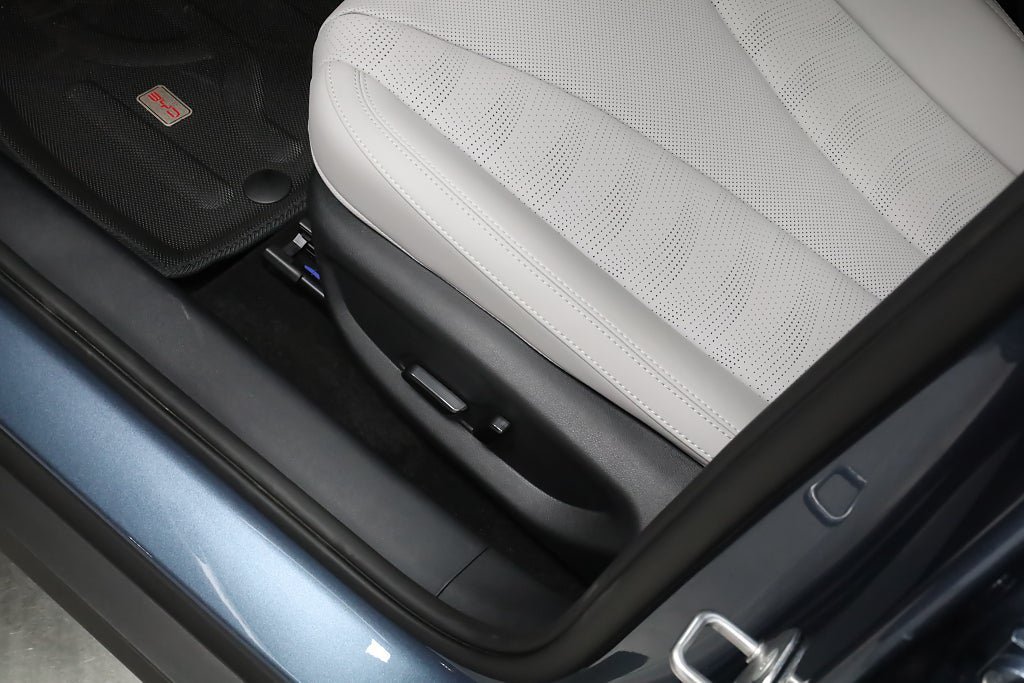 Vehicle Image 18
