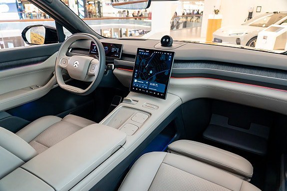 Vehicle Image 8