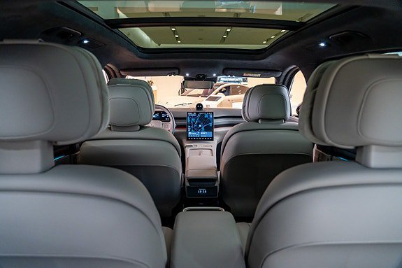 Vehicle Image 19