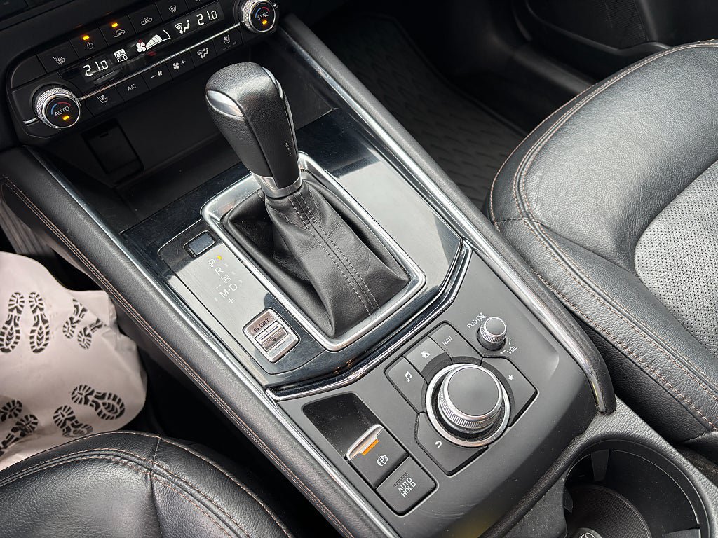 Vehicle Image 24